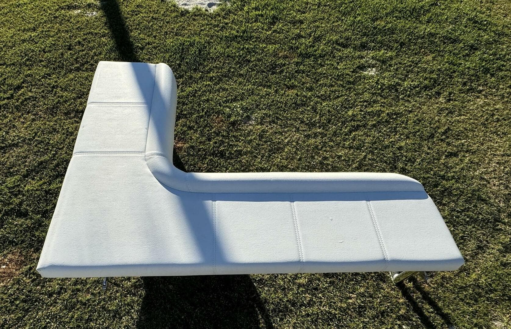 32 ST Contender 2023 L Shape Transom Seat