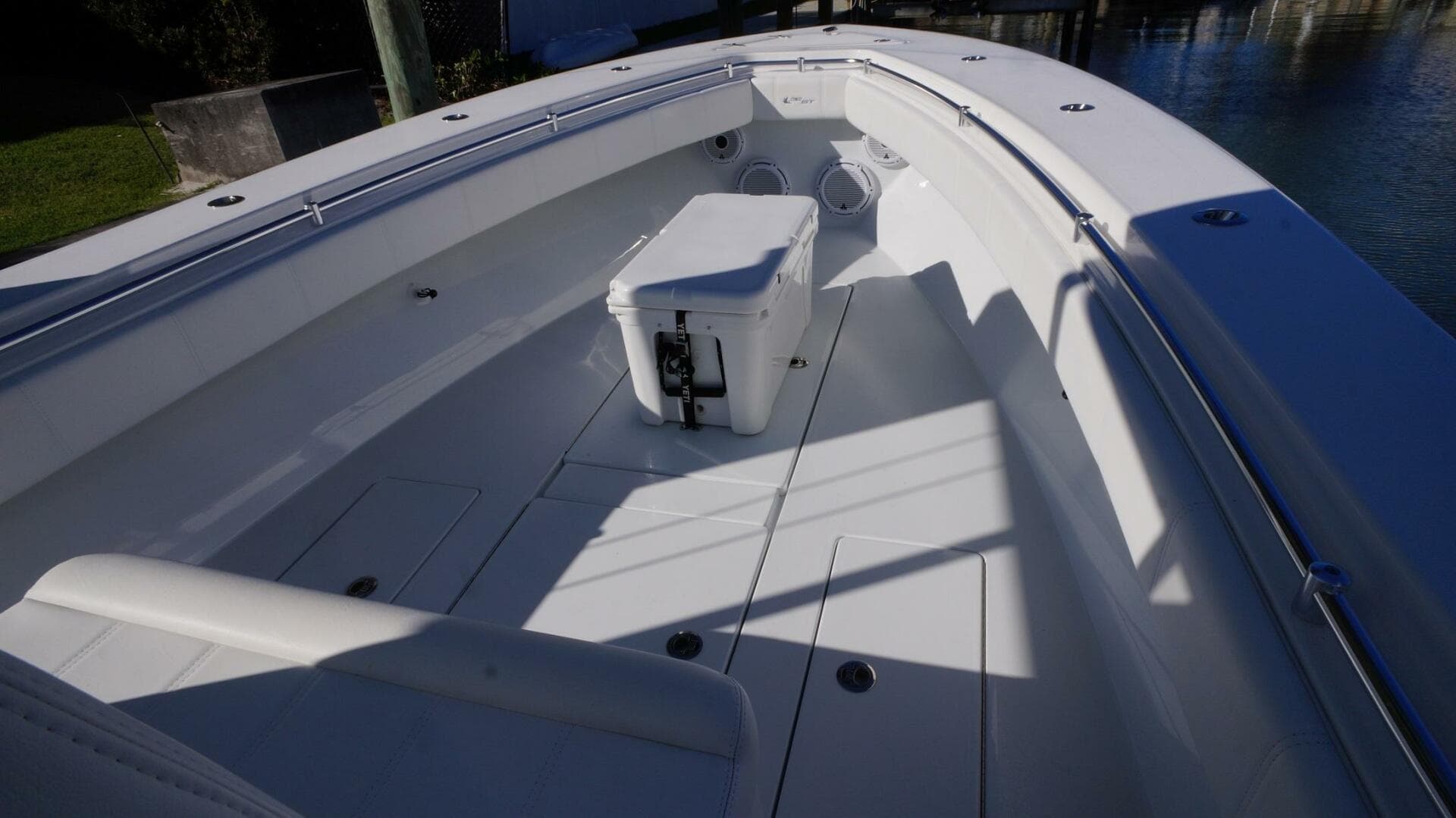 32 ST Contender 2023 Bow Cooler