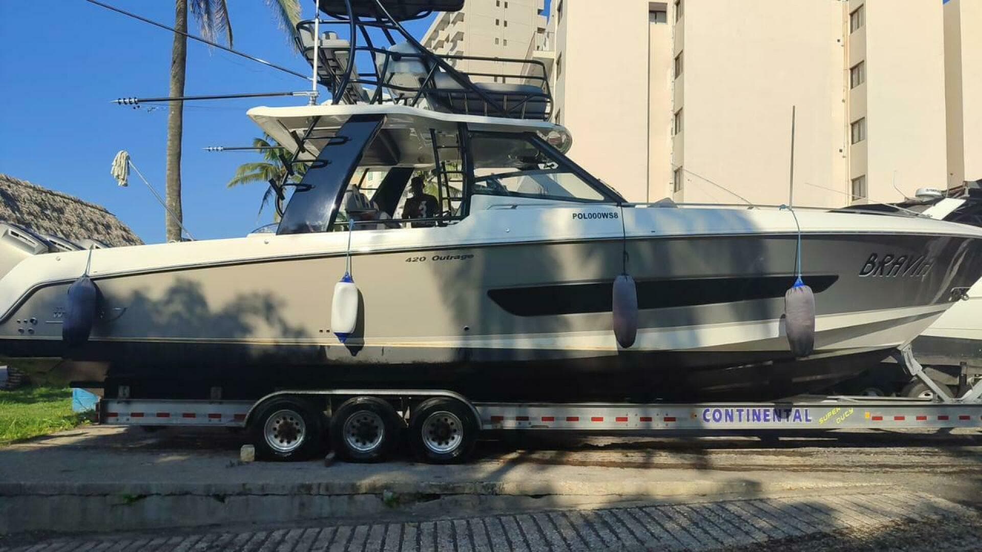 2024 Boston Whaler 420 Outrage