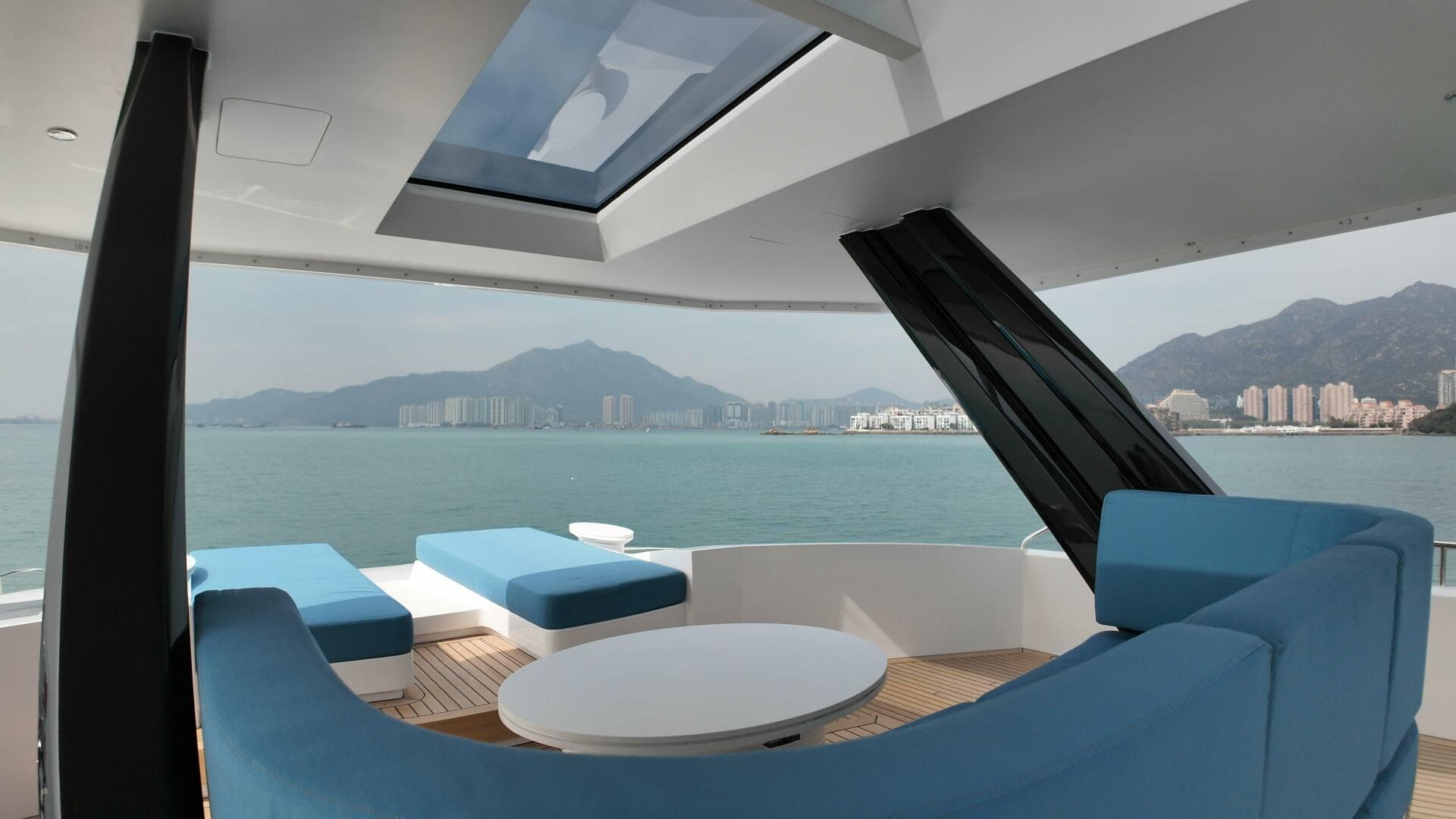 MC63p Tourer Flybridge