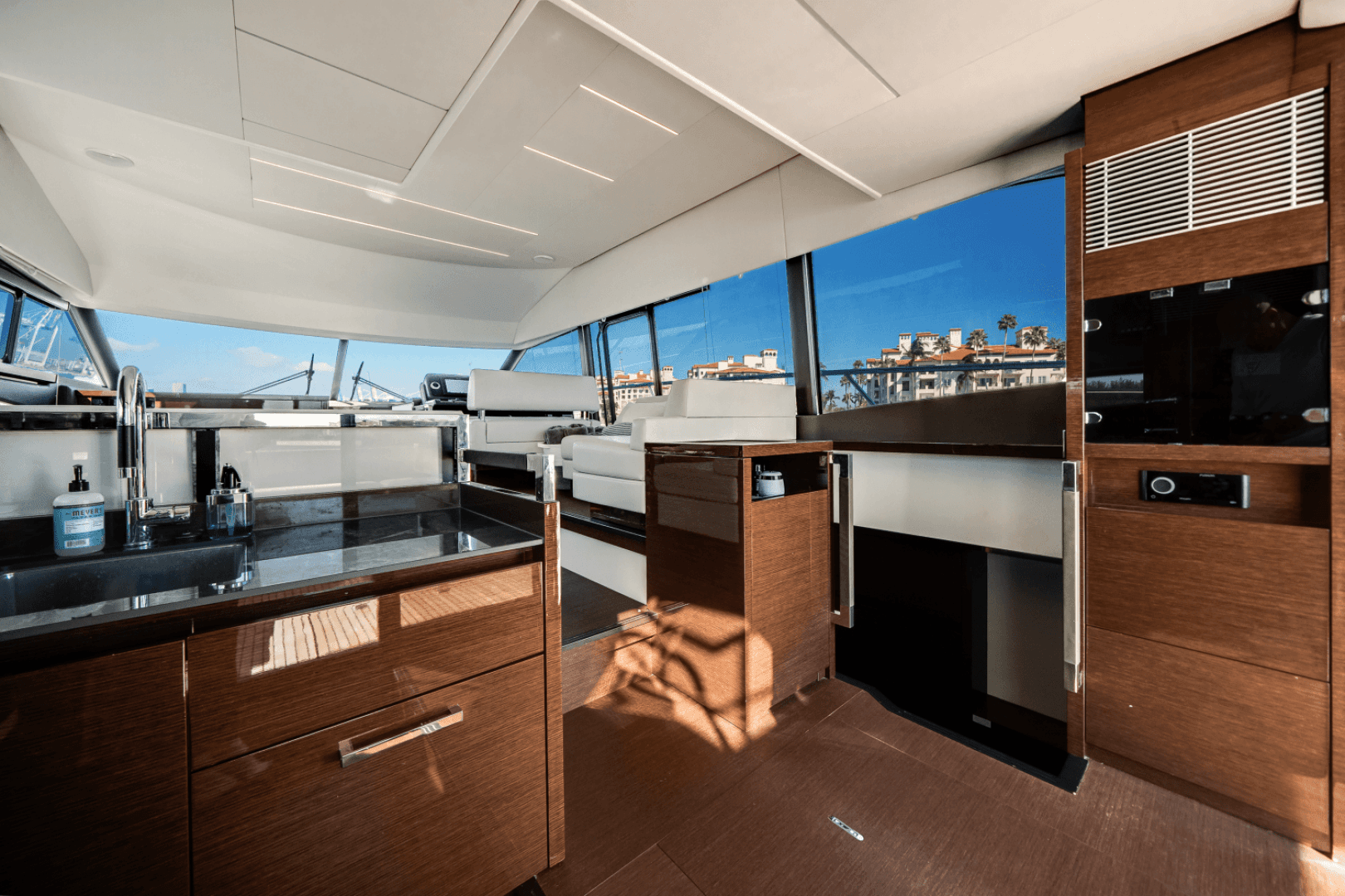 2020 Prestige 520 FLYBRIDGE