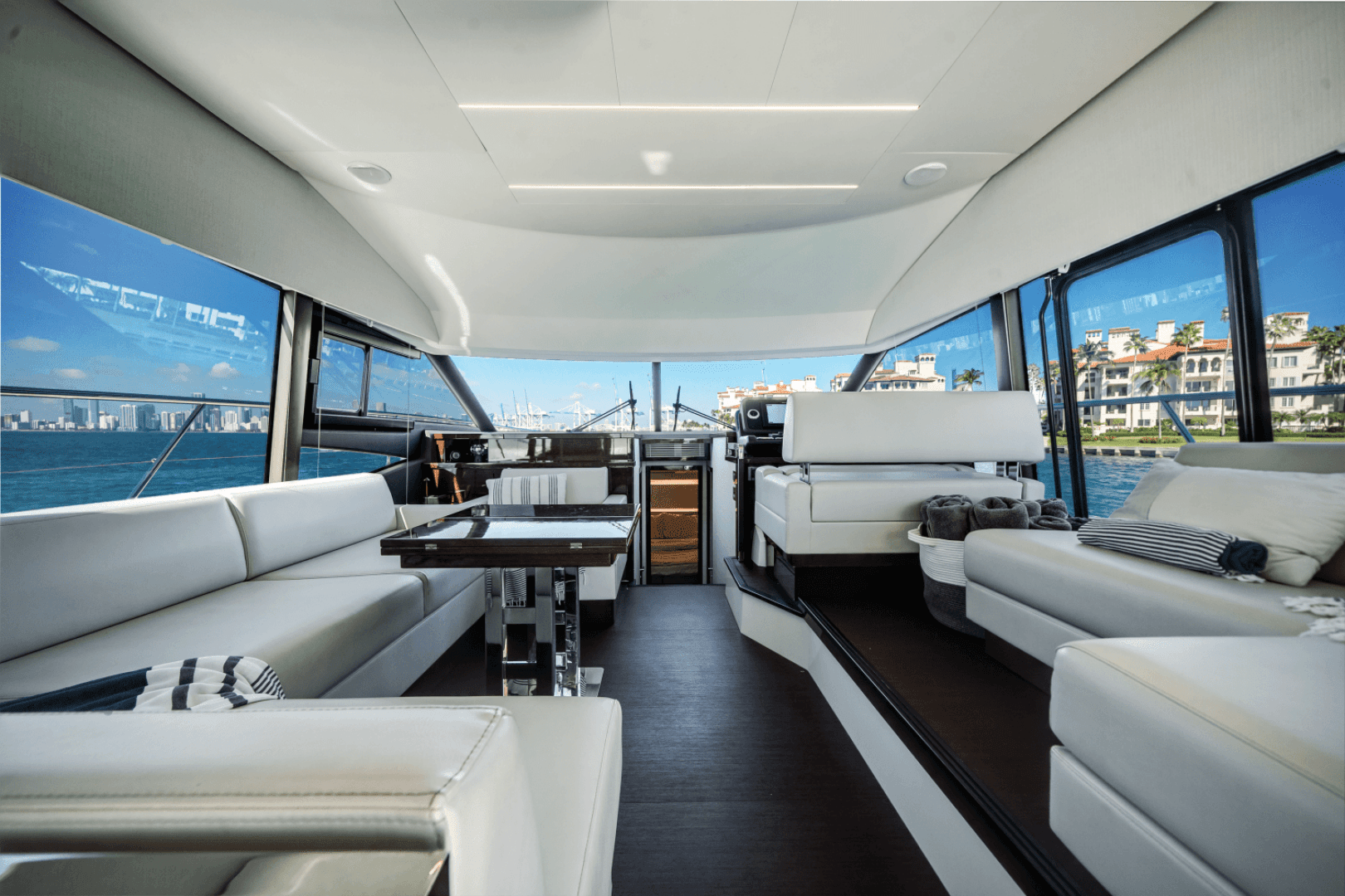 2020 Prestige 520 FLYBRIDGE