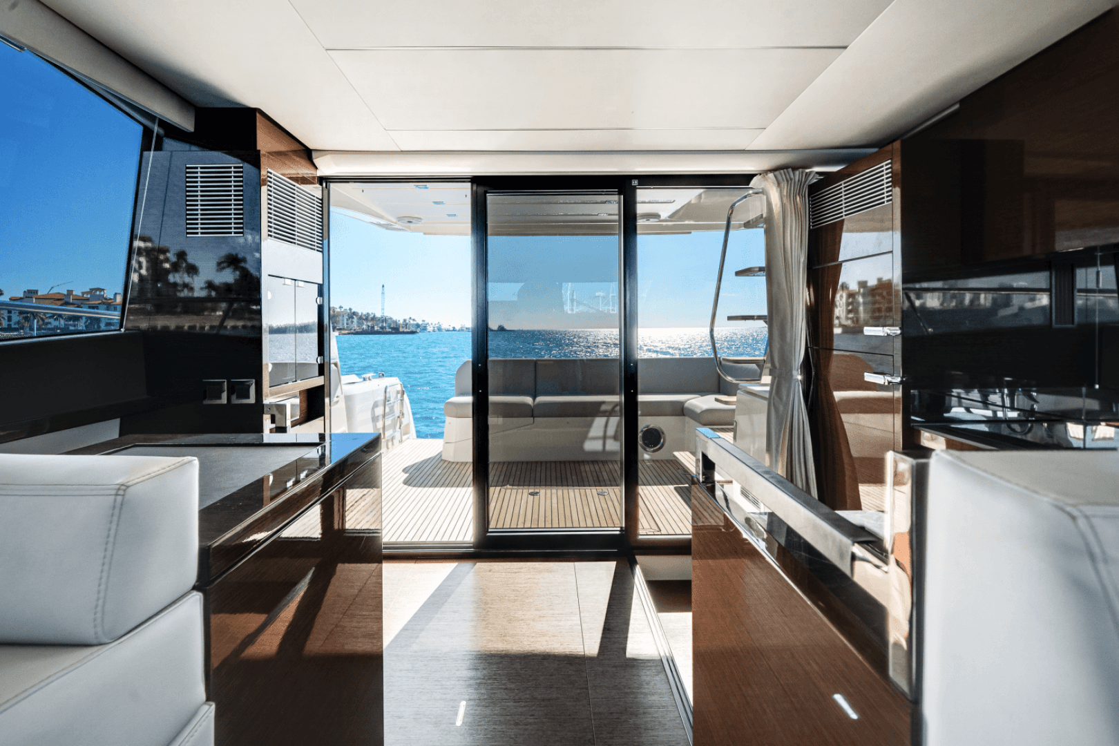 2020 Prestige 520 FLYBRIDGE
