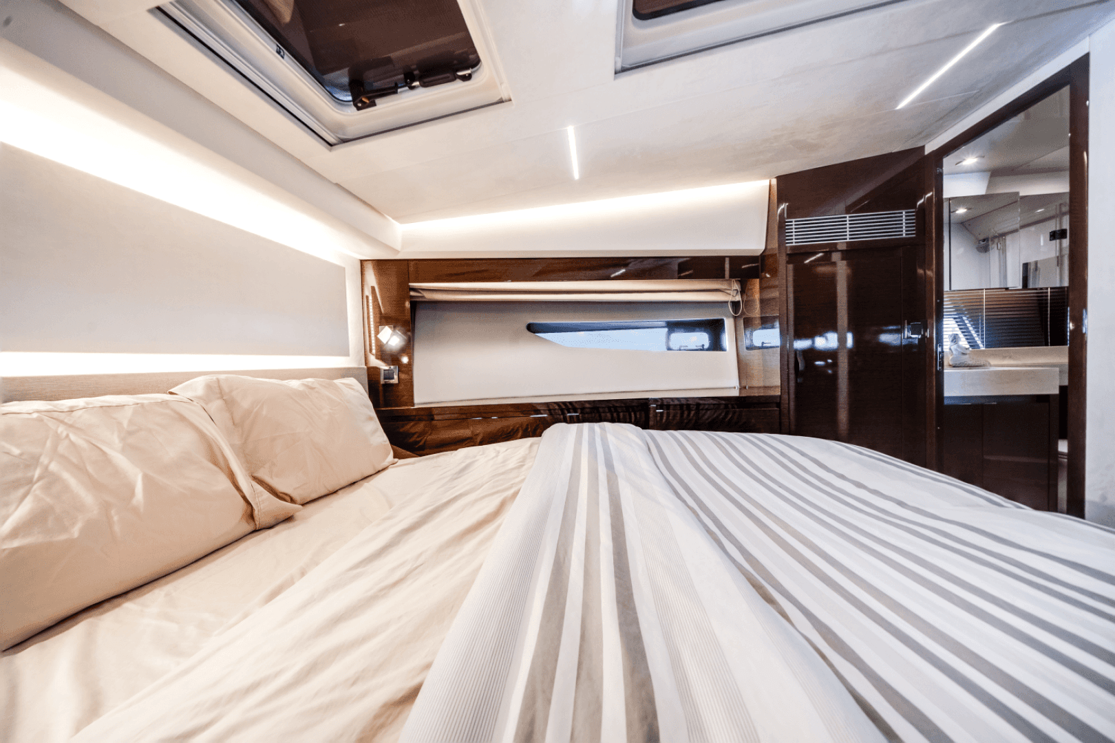 2020 Prestige 520 FLYBRIDGE