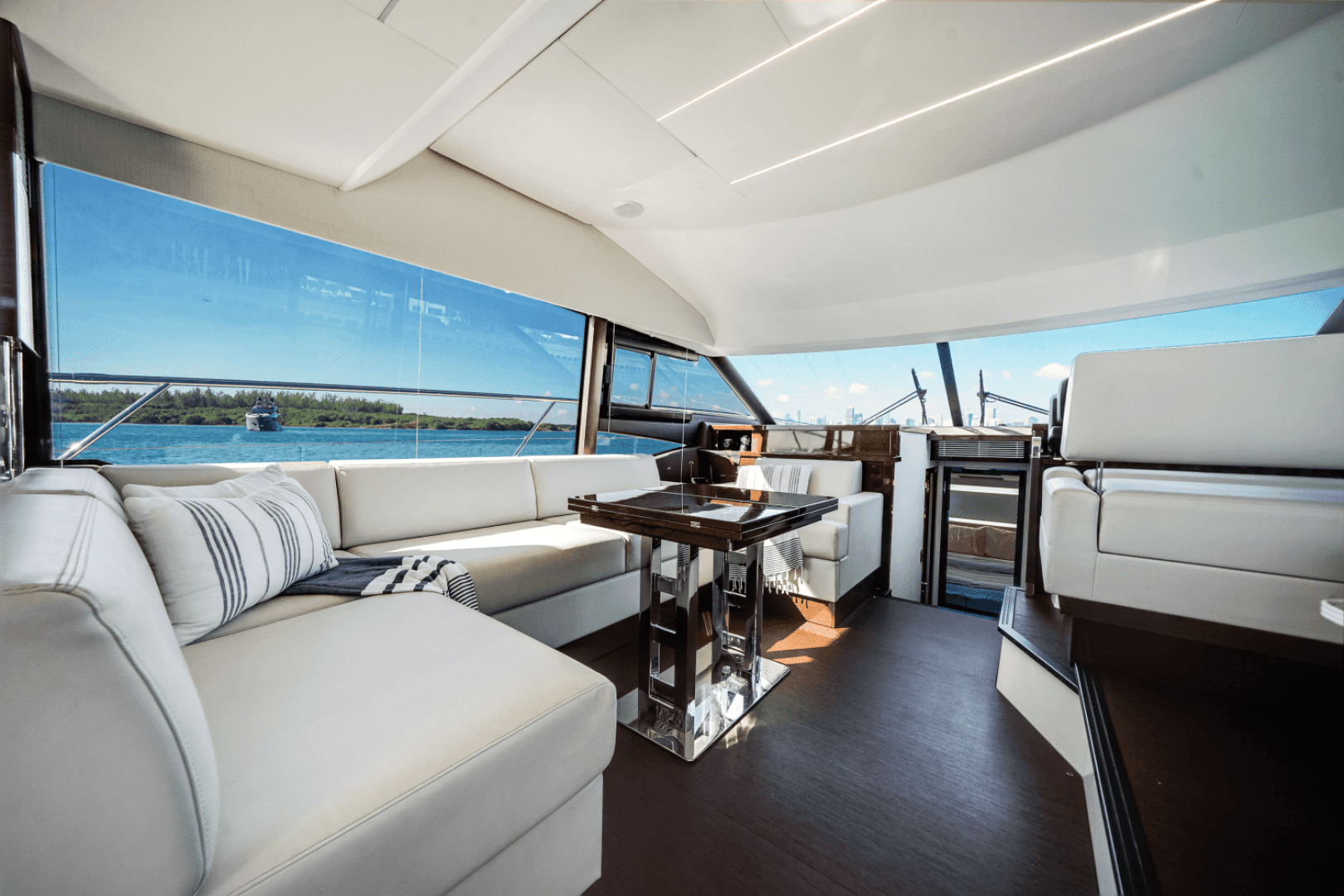 2020 Prestige 520 FLYBRIDGE