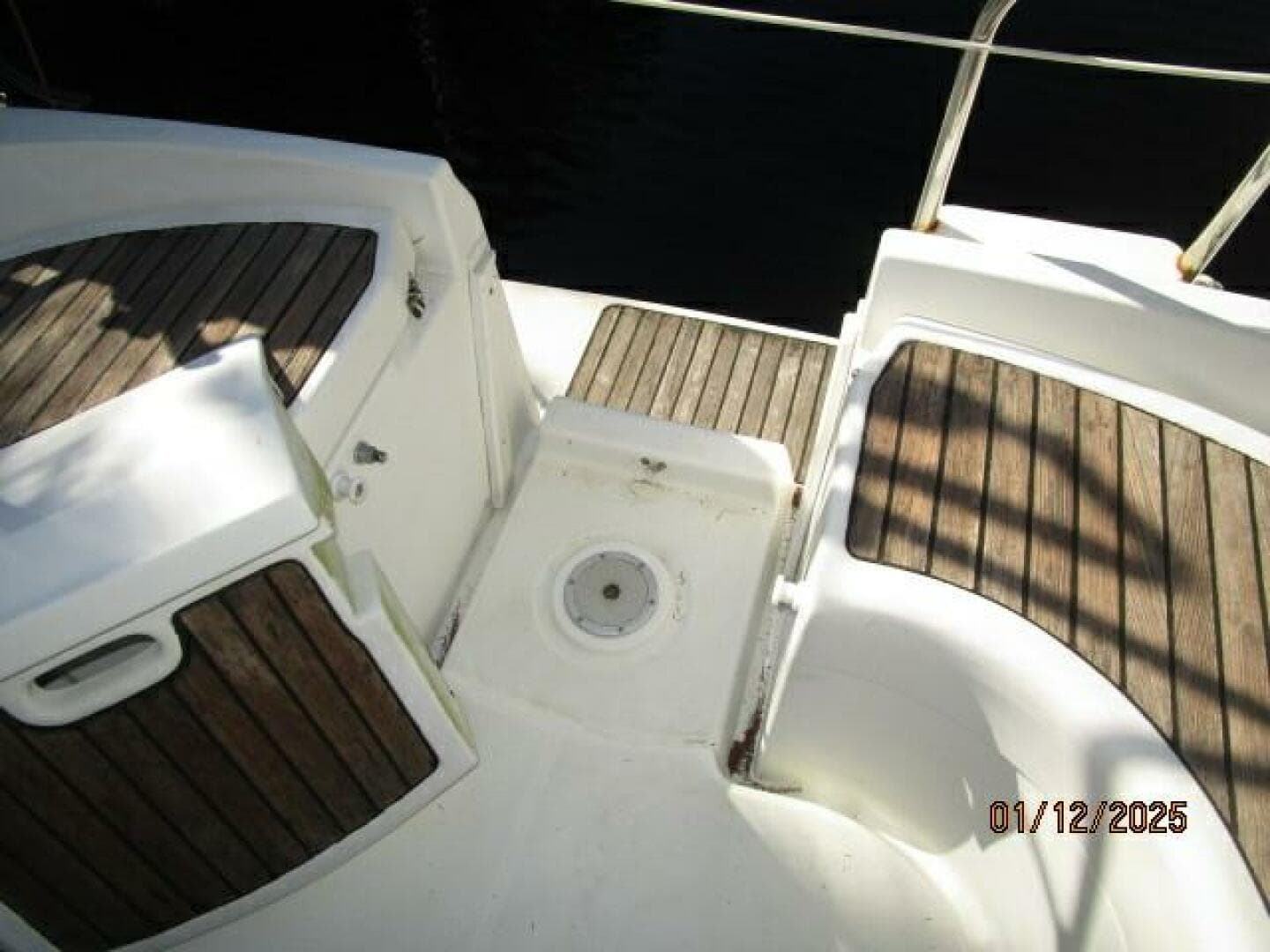 37' Jeanneau transom walk-thru