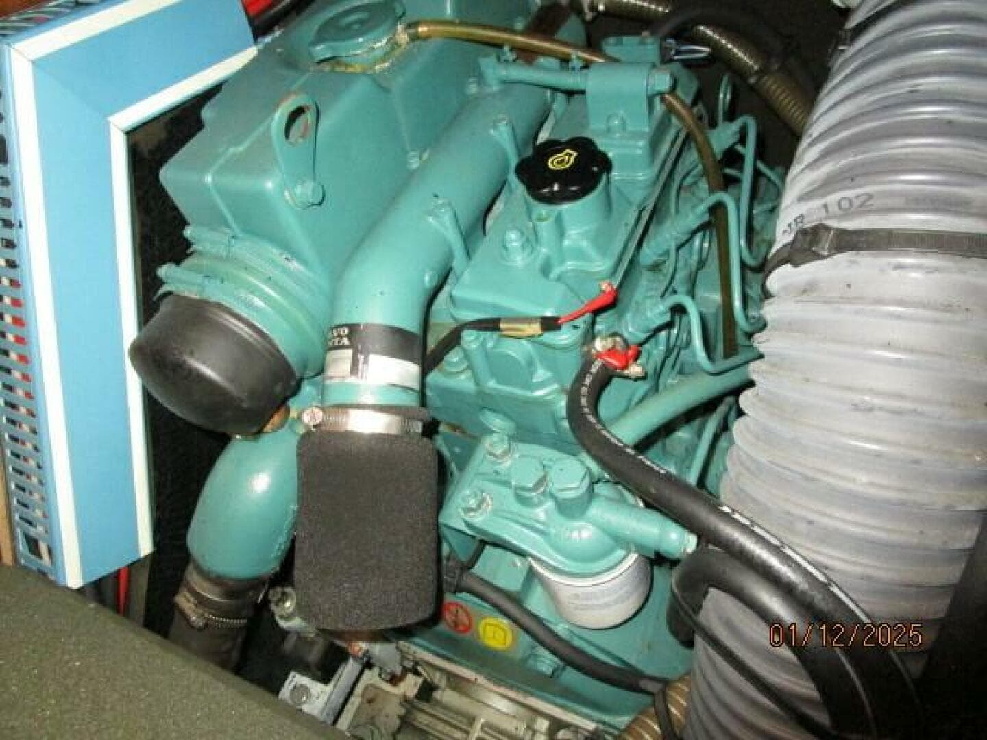 37' Jeanneau auxiliary2