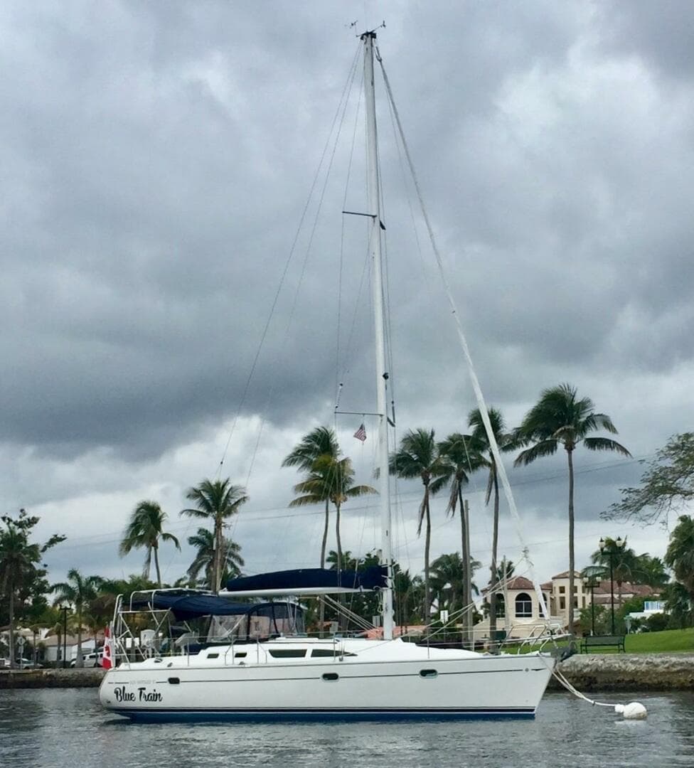 37' Jeanneau starboard profile