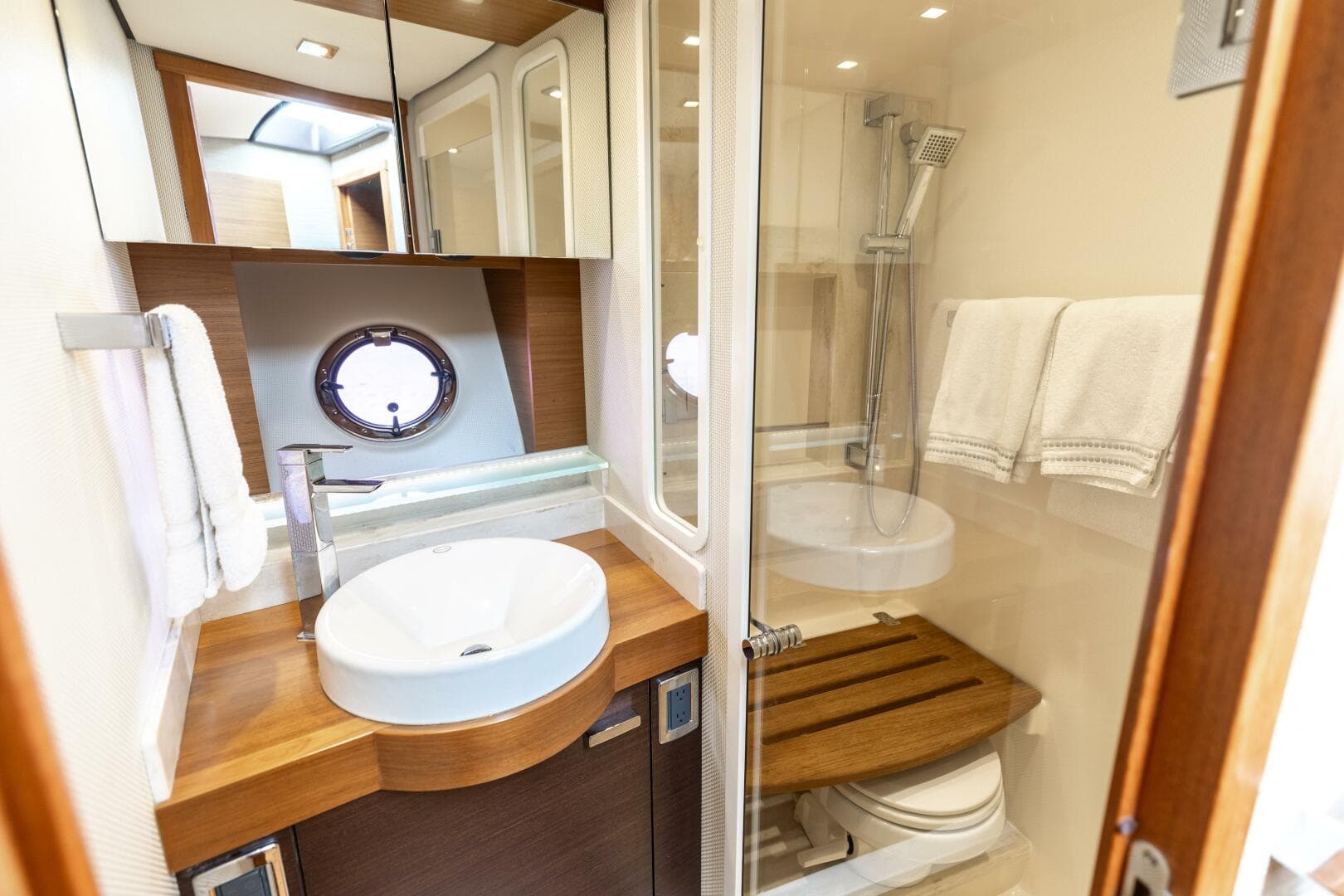 2015 Tiara Yachts 44 Coupe- SILVER LINING- Guest Head