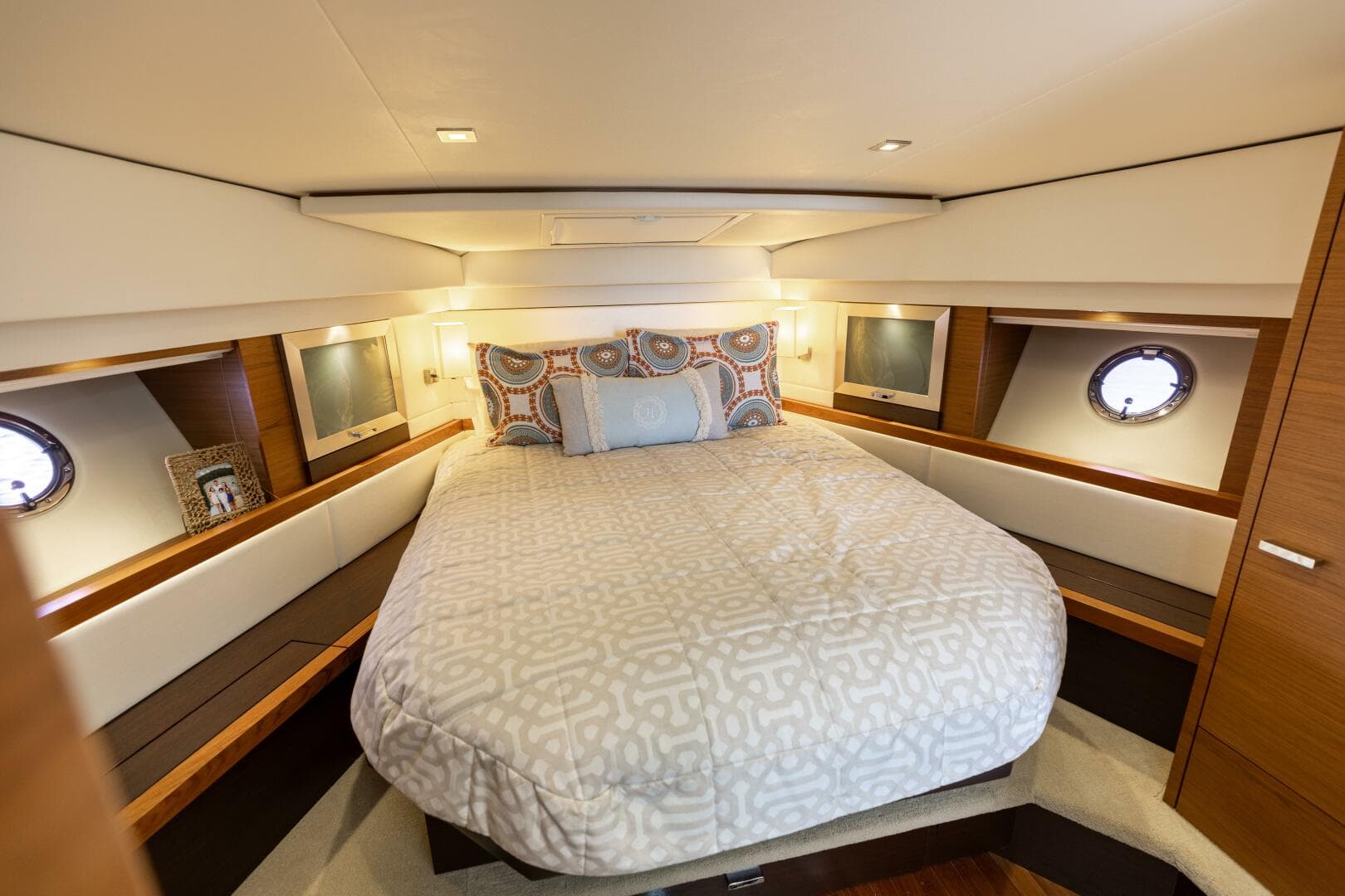 2015 Tiara Yachts 44 Coupe- SILVER LINING- Master Stateroom