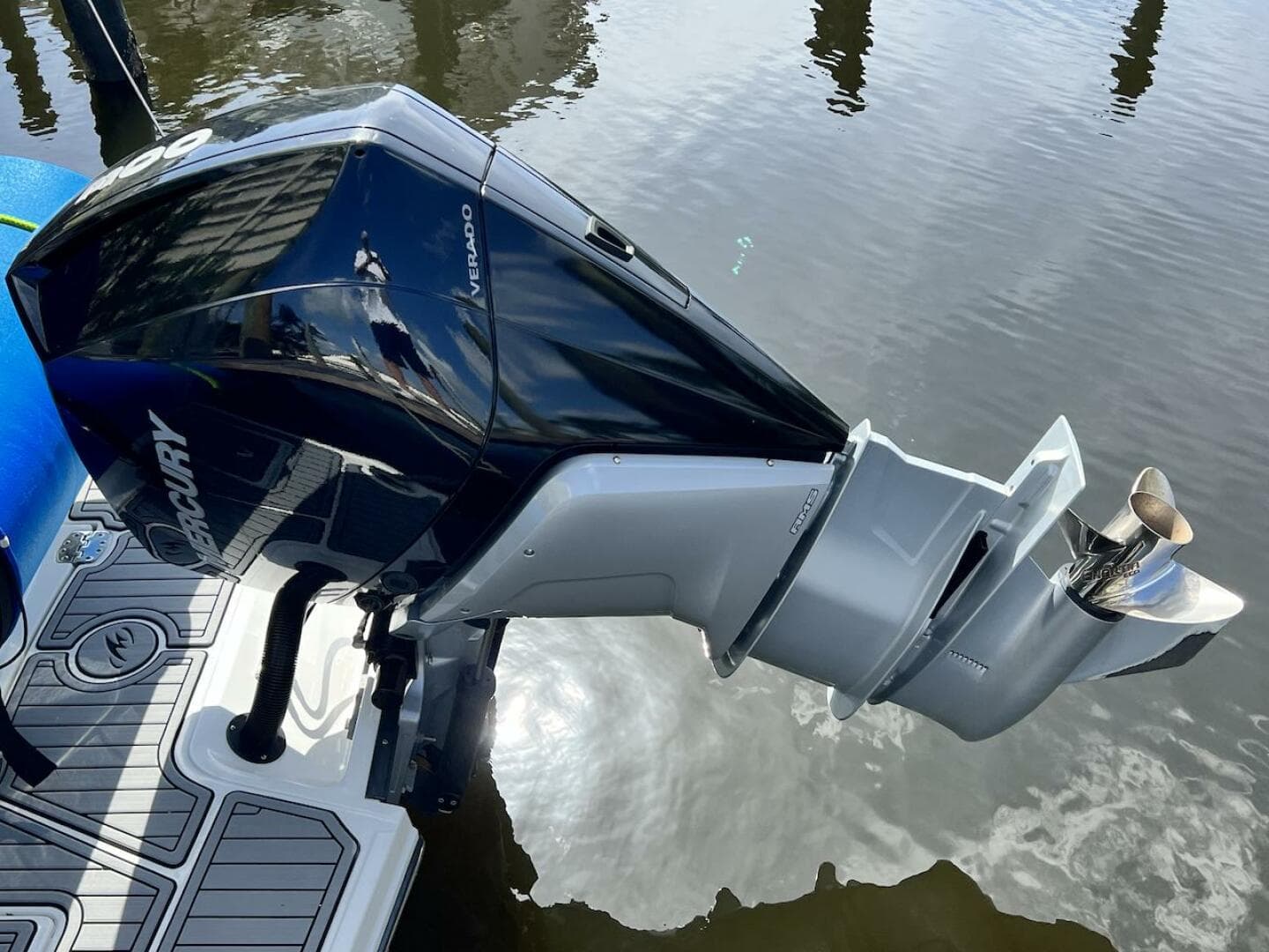 2022 Monterey M-45 boat with Mercury Verado outboard motor.