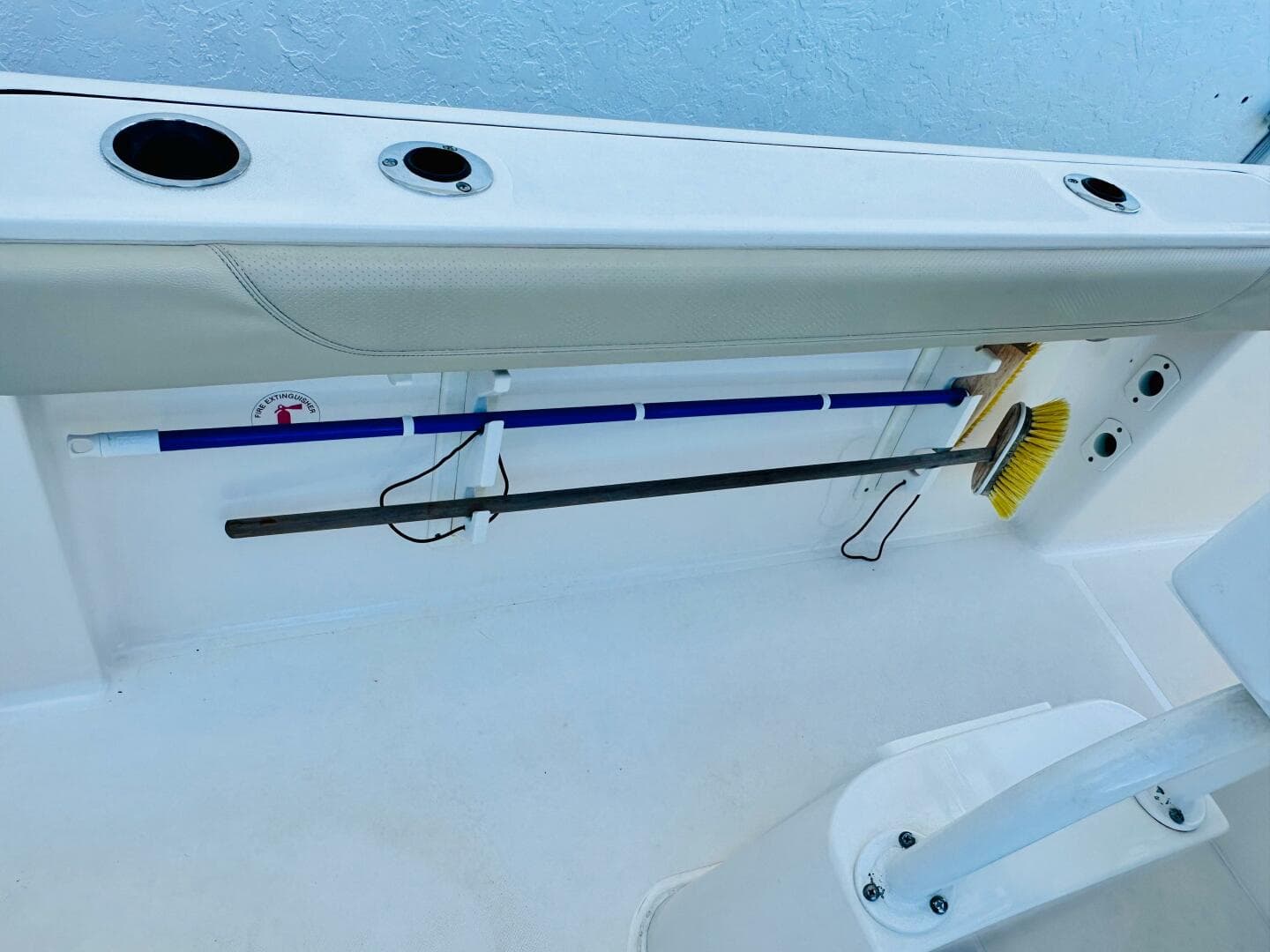 2016 Pursuit C 238 Center Console