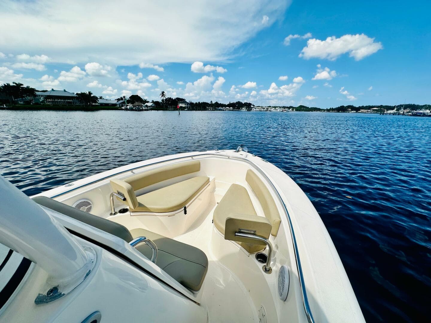 2016 Pursuit C 238 Center Console