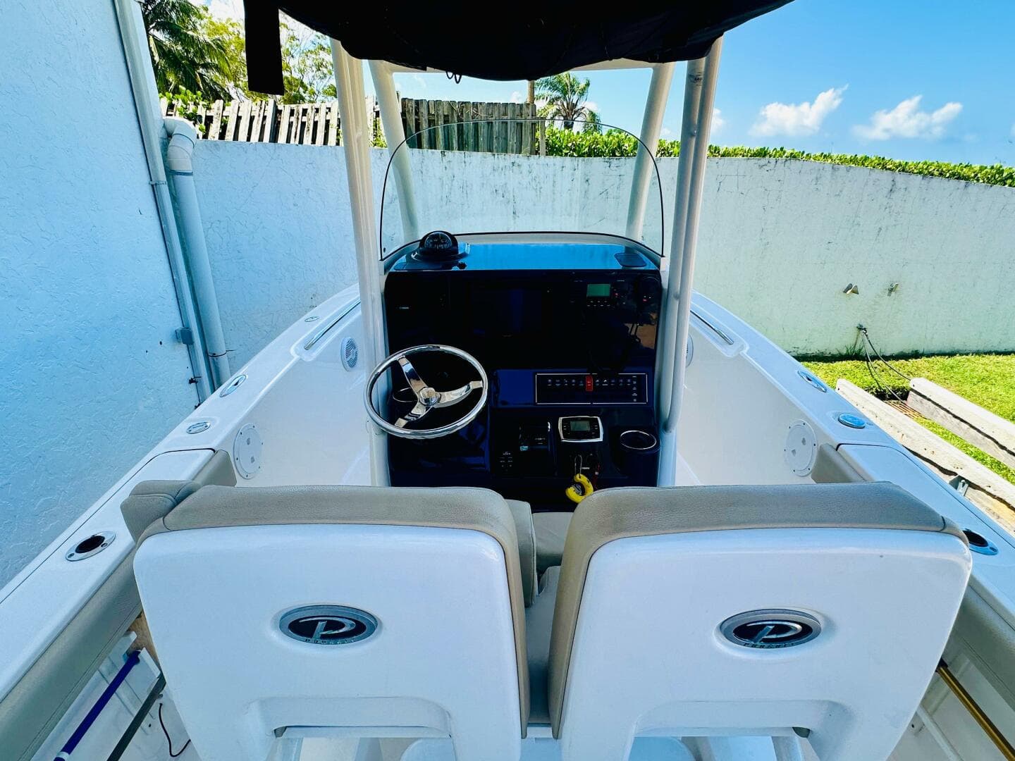 2016 Pursuit C 238 Center Console