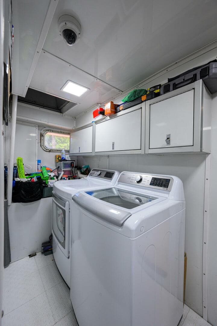 1997 Broward 108 Raised Pilothouse