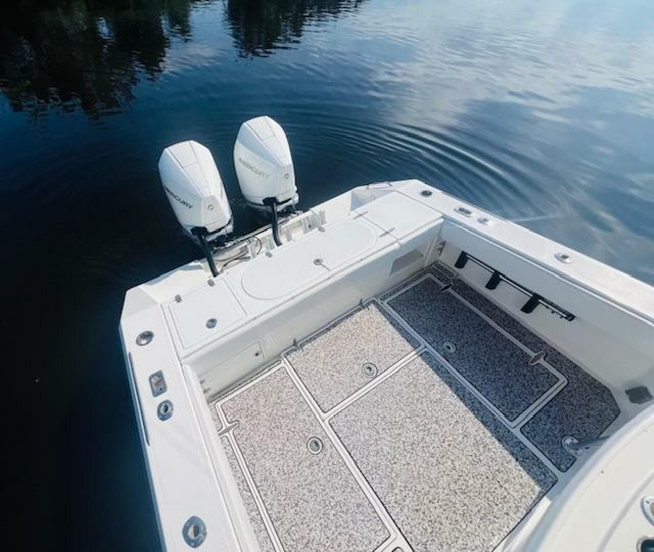 1999 Venture 34 Walkaround with Tower