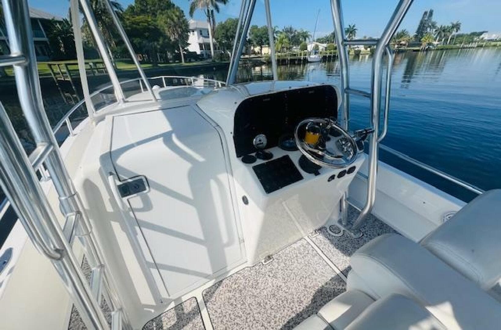 1999 Venture 34 Walkaround with Tower