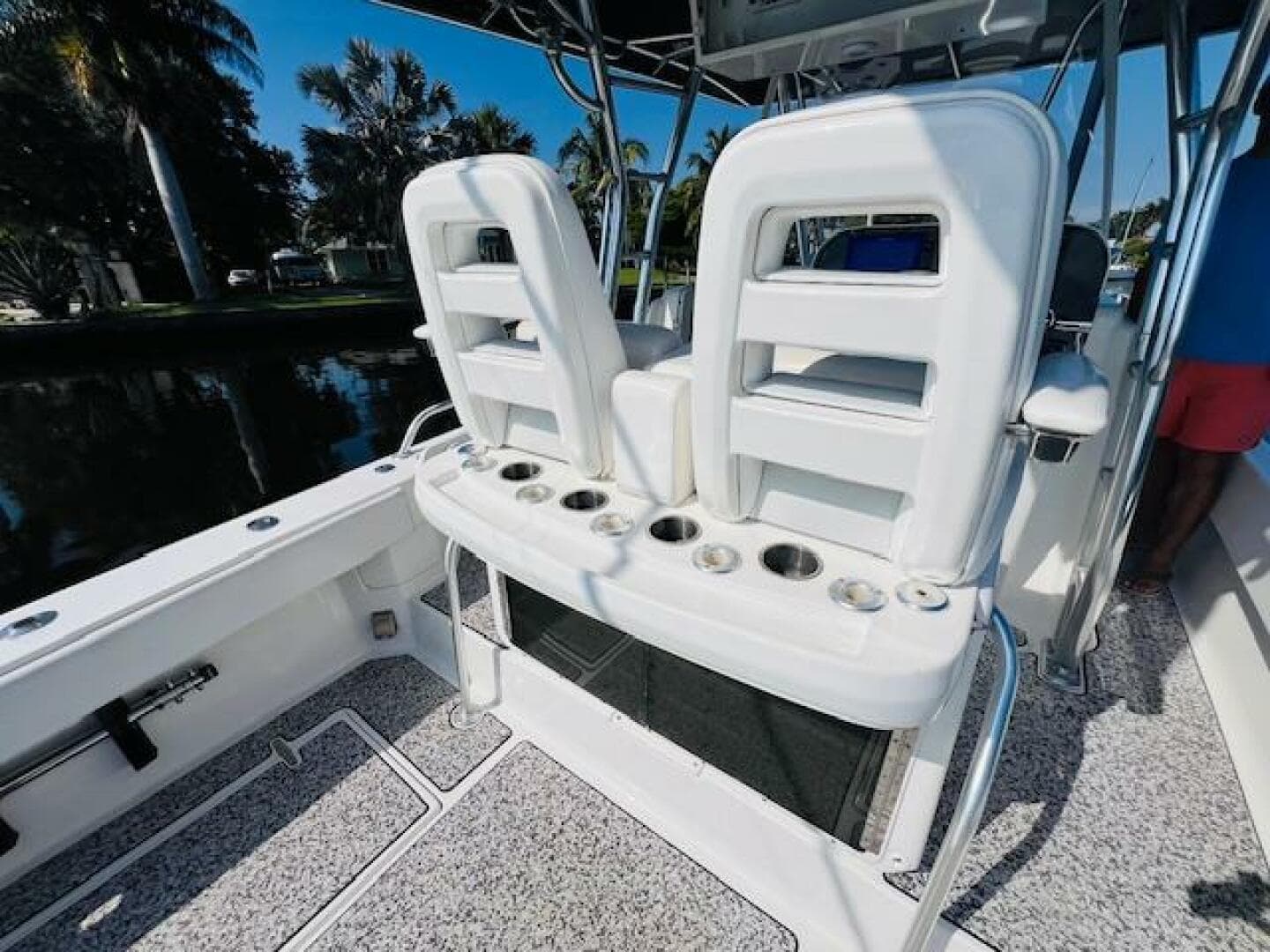 1999 Venture 34 Walkaround with Tower