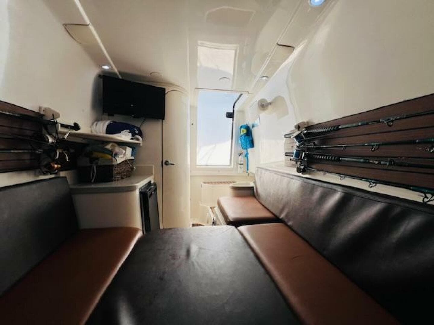 1999 Venture 34 Walkaround with Tower