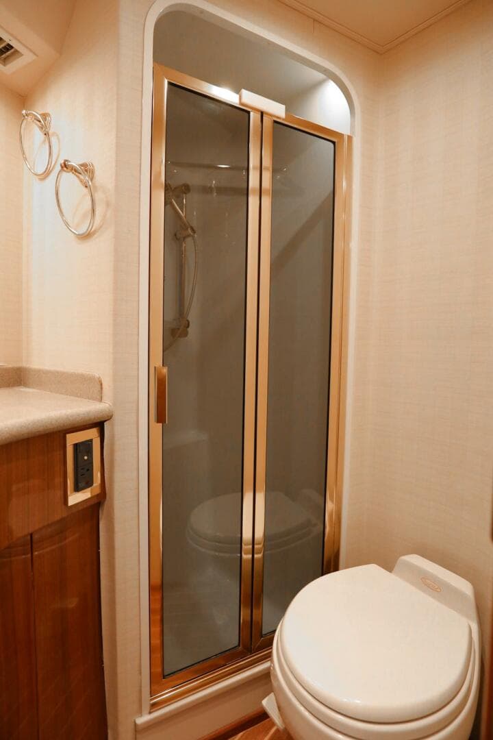 2005 Viking 48 Convertible