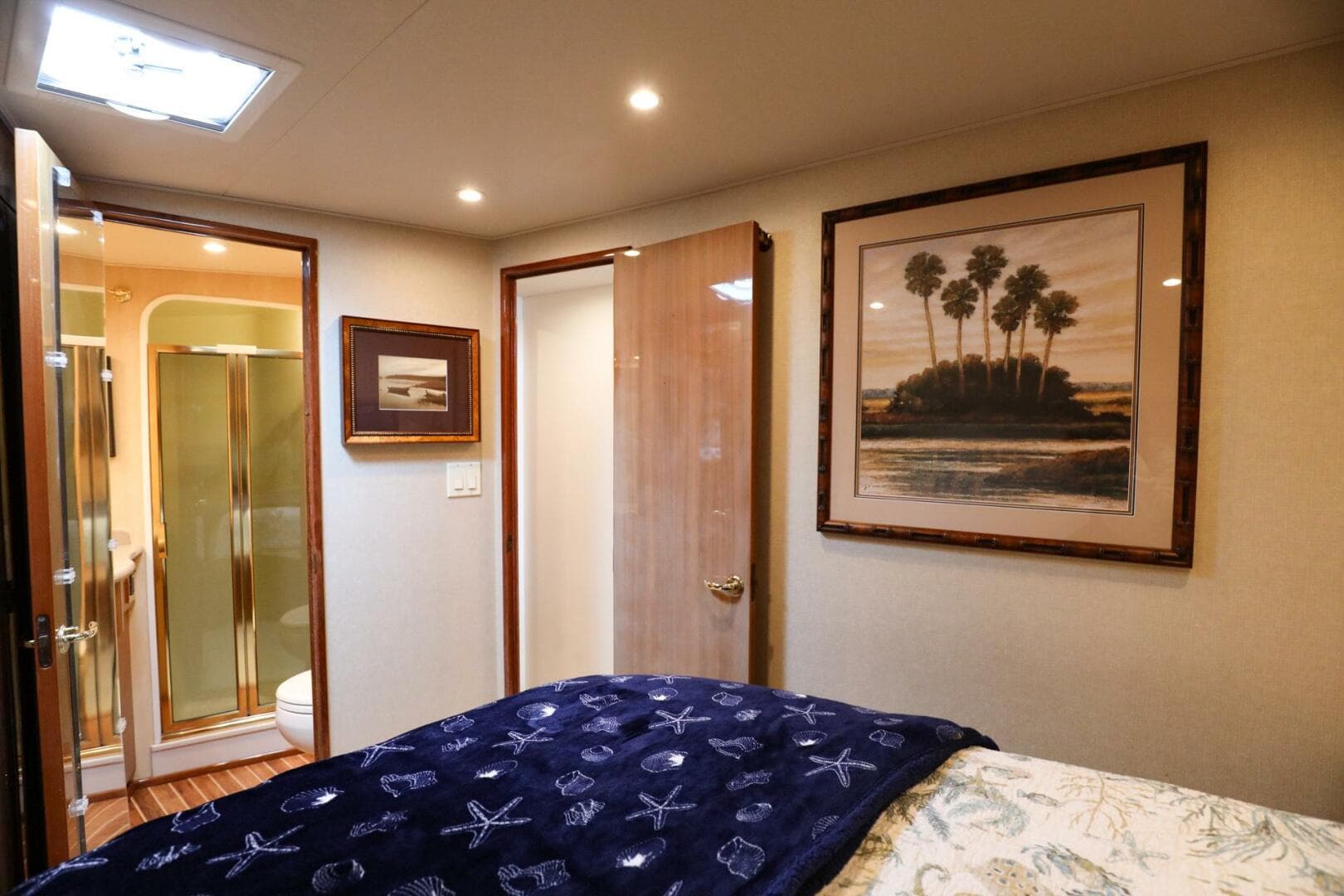 2005 Viking 48 Convertible