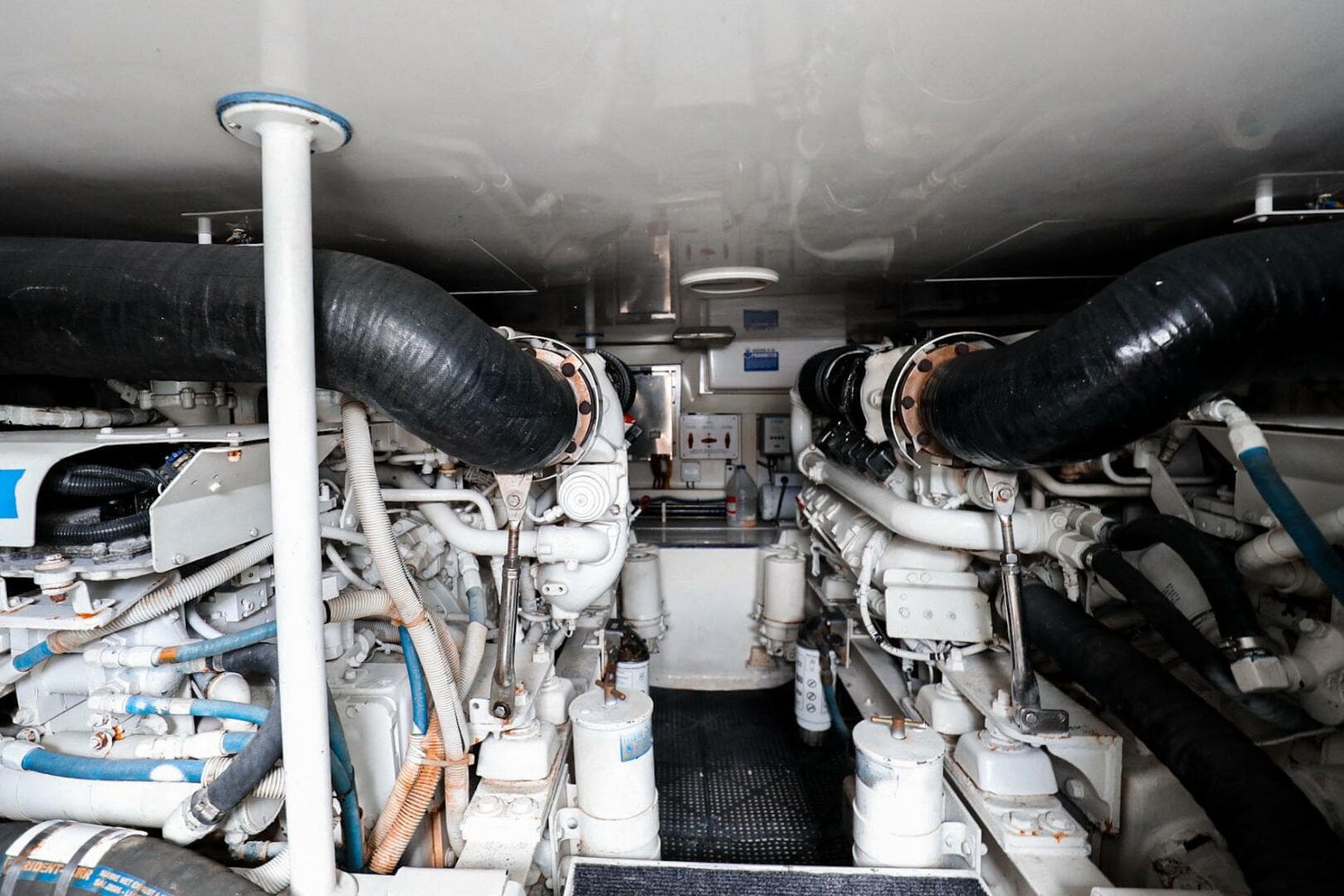 2005 Viking 48 Convertible