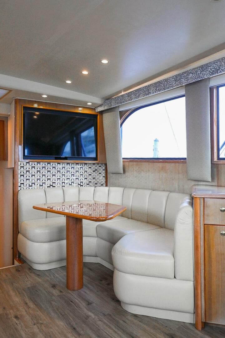 2005 Viking 48 Convertible