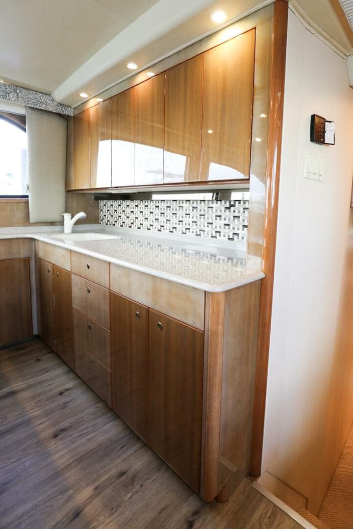 2005 Viking 48 Convertible