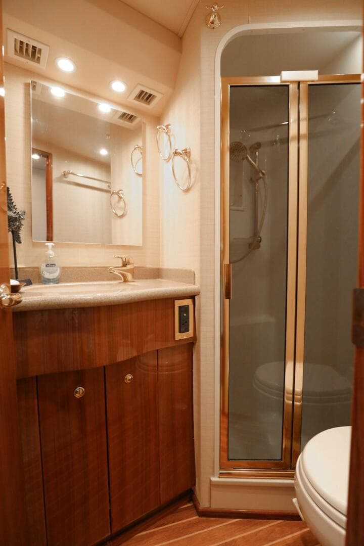 2005 Viking 48 Convertible