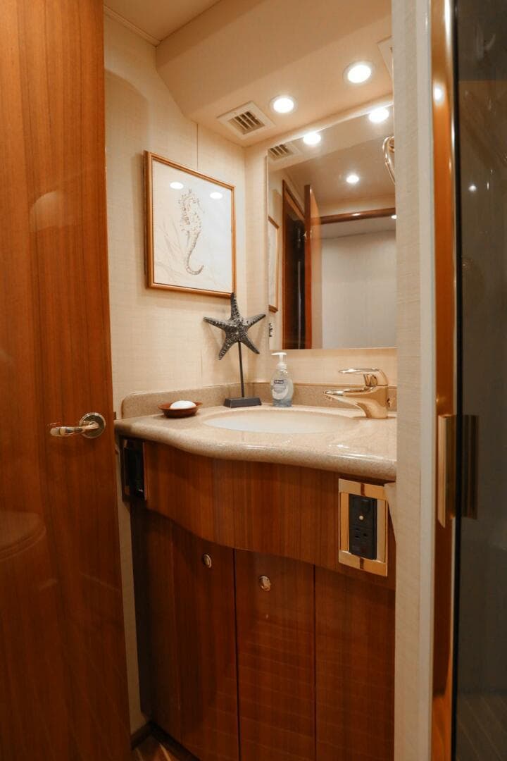 2005 Viking 48 Convertible