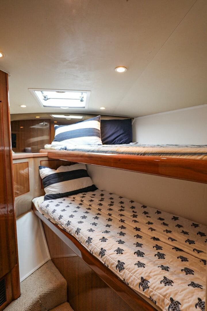 2005 Viking 48 Convertible