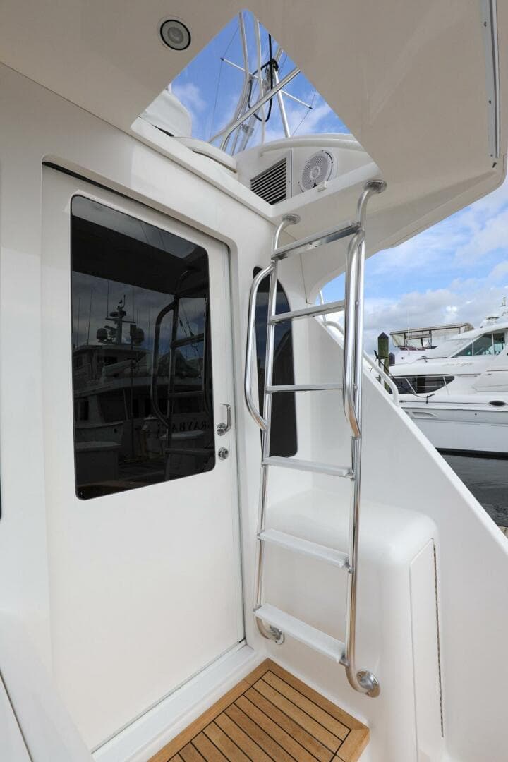2005 Viking 48 Convertible