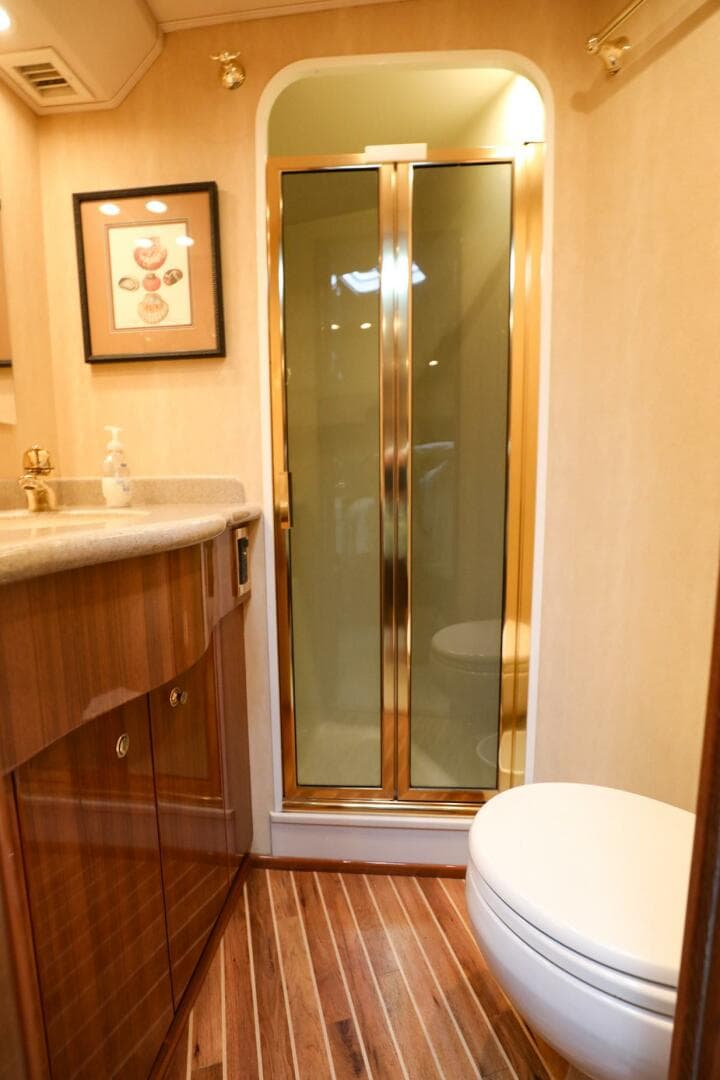 2005 Viking 48 Convertible