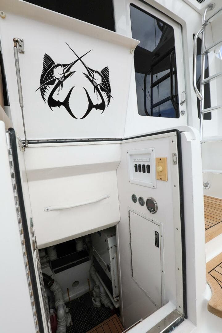 2005 Viking 48 Convertible