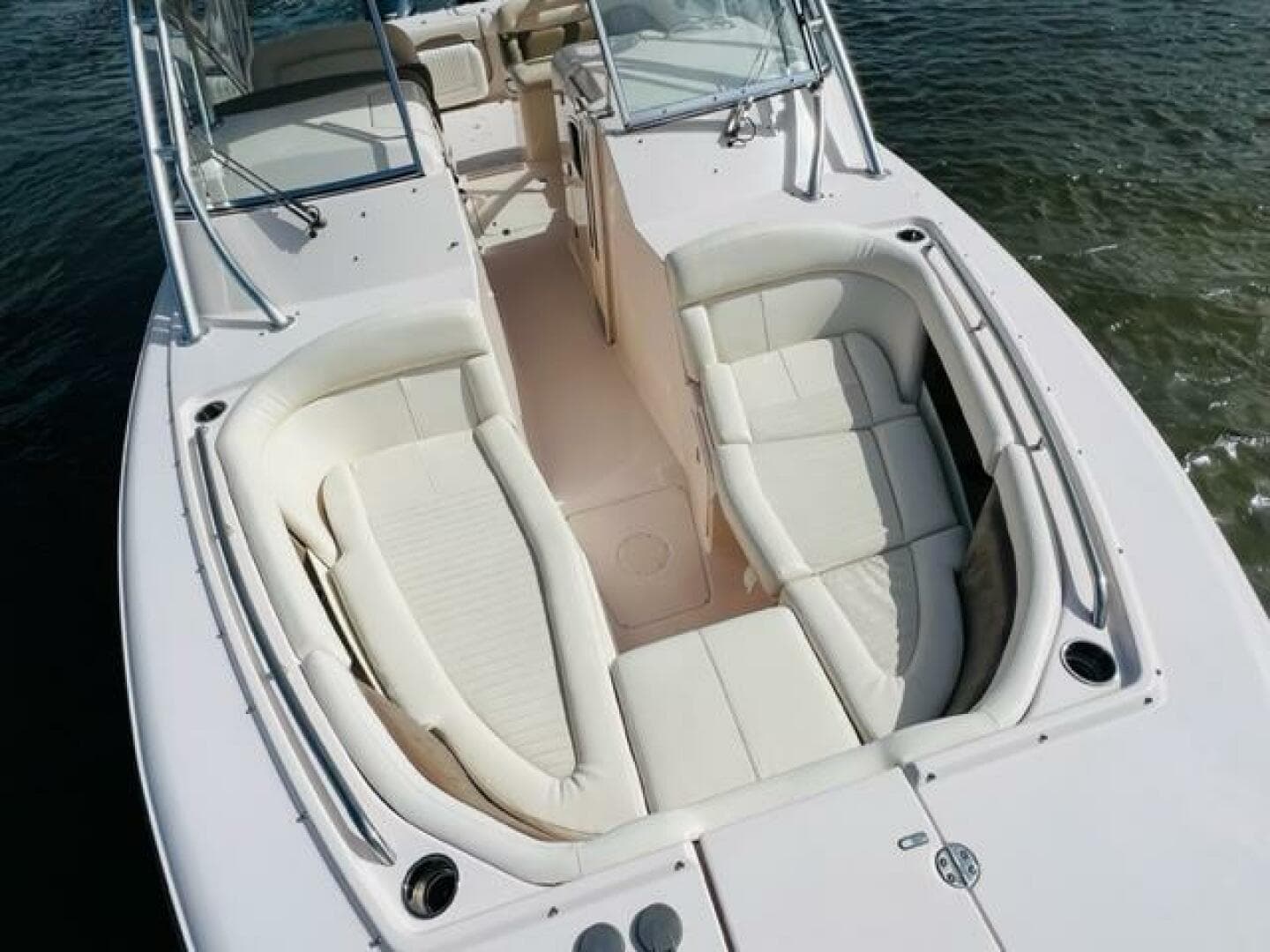 2014 Grady-White Freedom 335 boat with spacious seating and open deck.