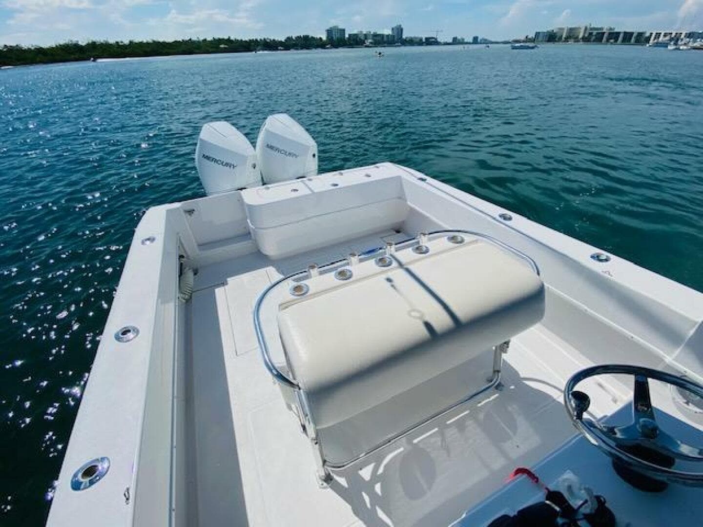 2004 Contender 31 Cuddy