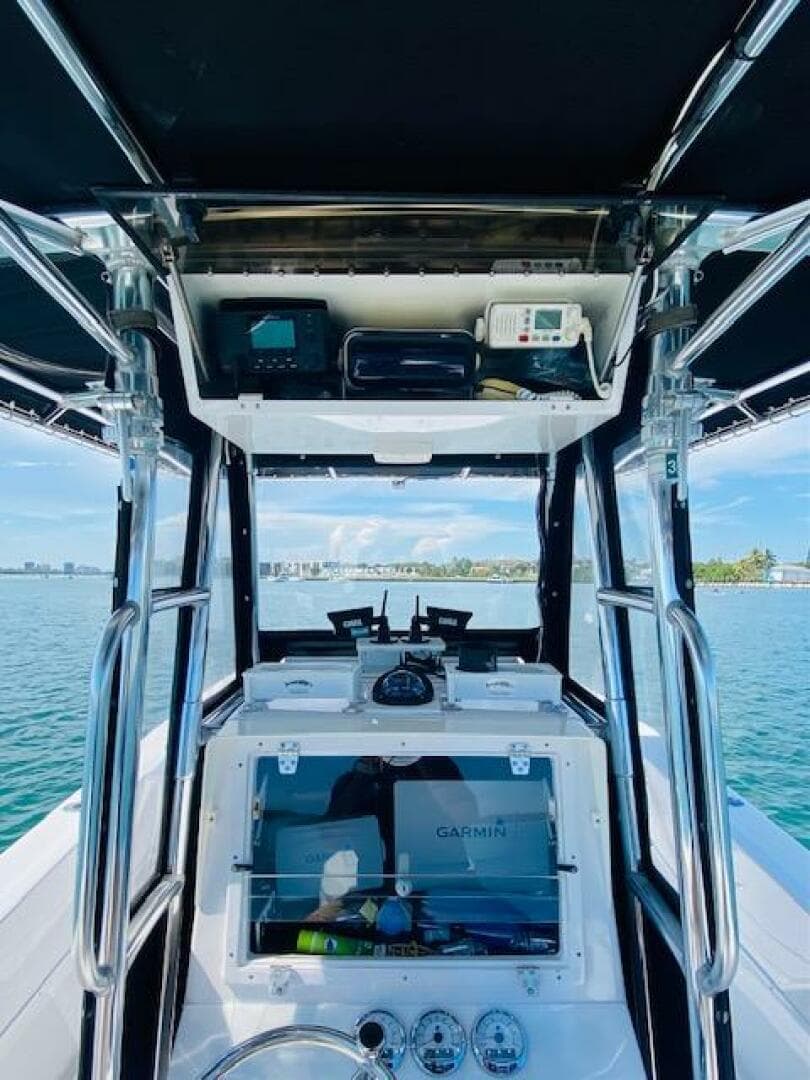 2004 Contender 31 Cuddy