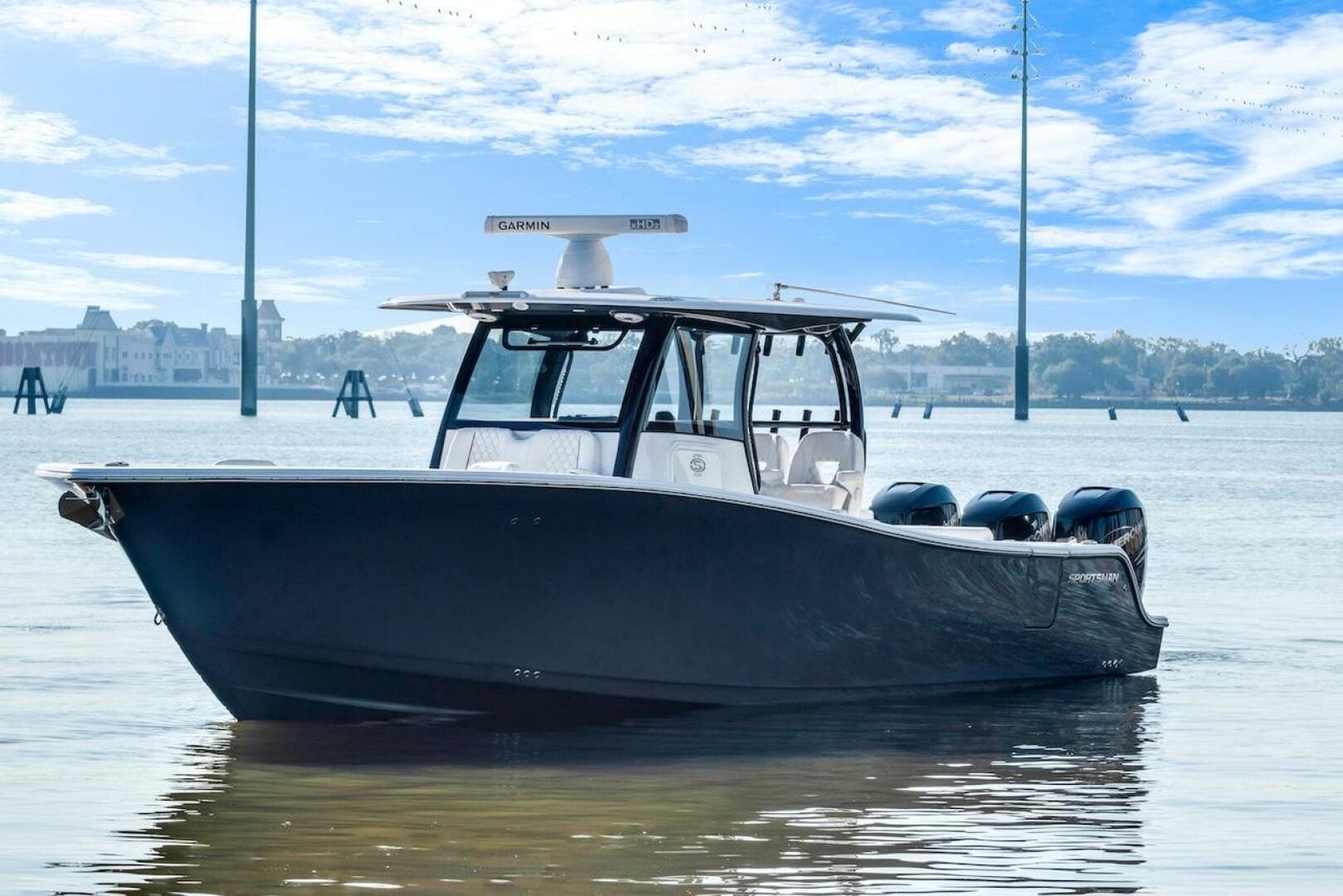 2022 Sportsman Open 352 Center Console