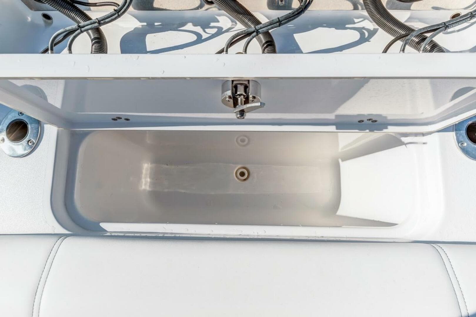 2022 Sportsman Open 352 Center Console