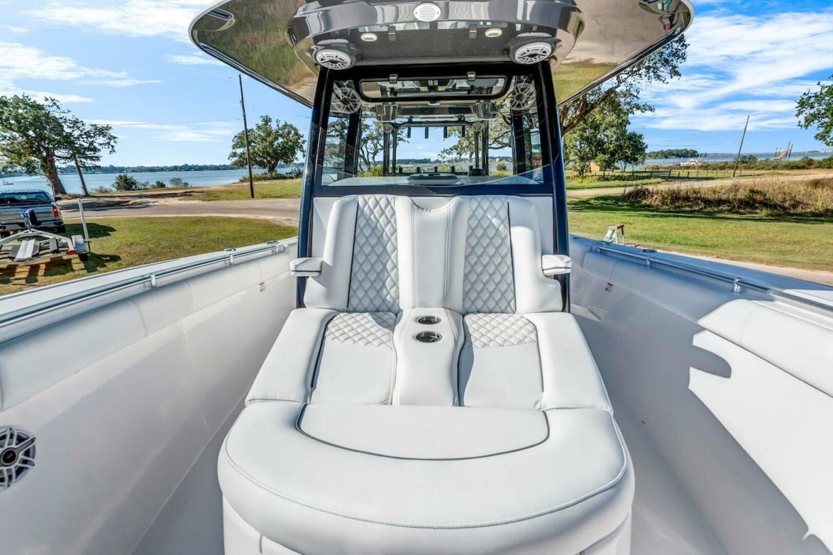 2022 Sportsman Open 352 Center Console