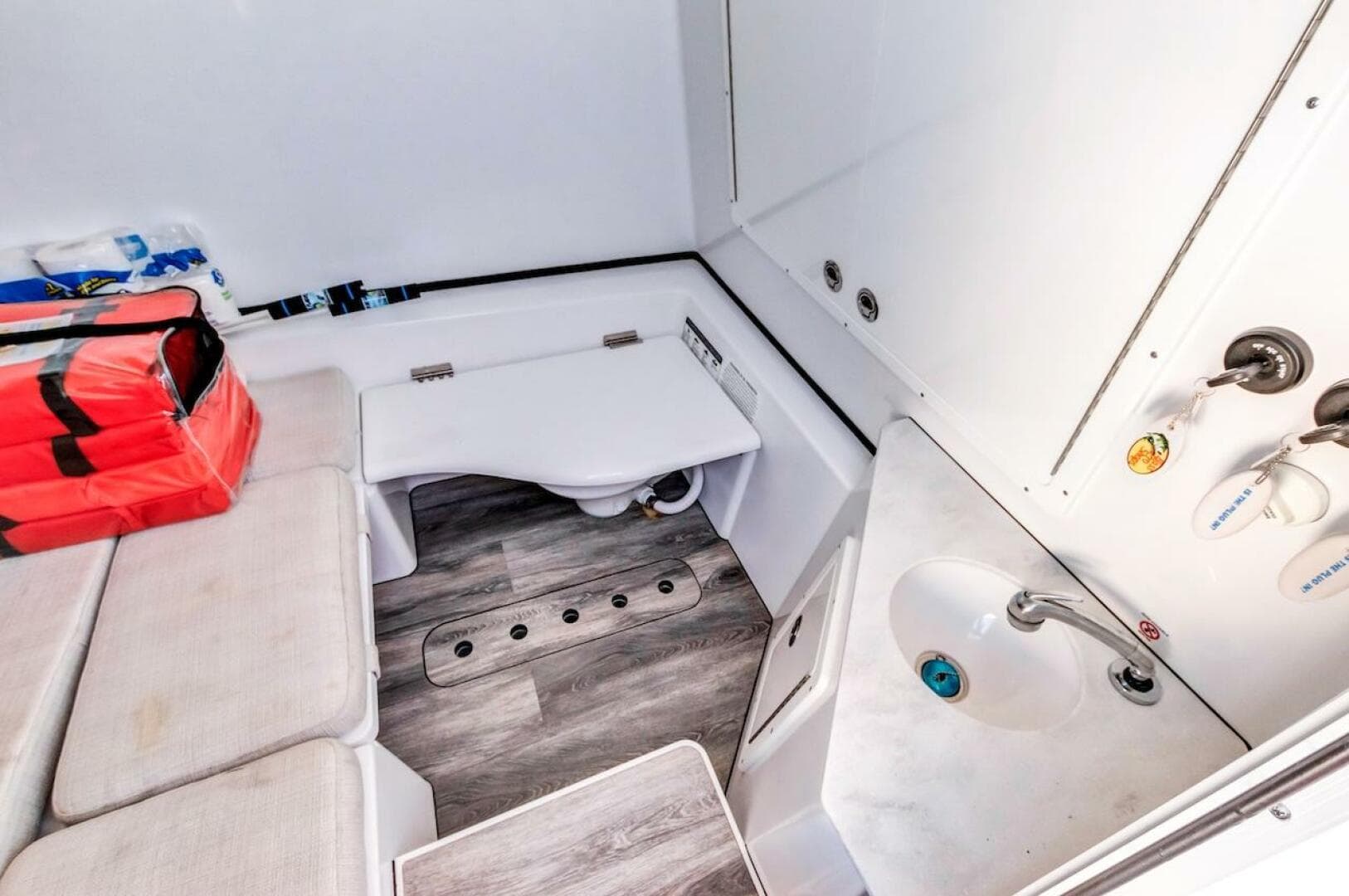 2022 Sportsman Open 352 Center Console