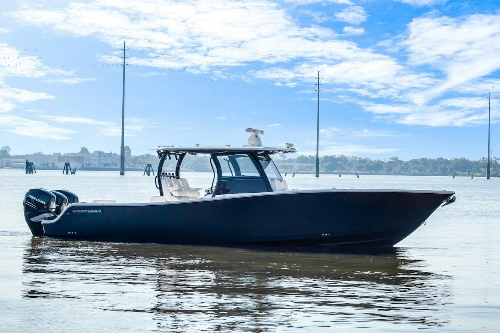 2022 Sportsman Open 352 Center Console