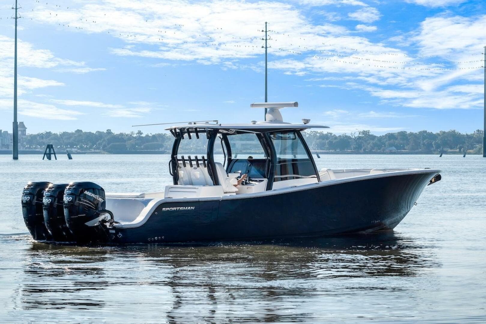2022 Sportsman Open 352 Center Console
