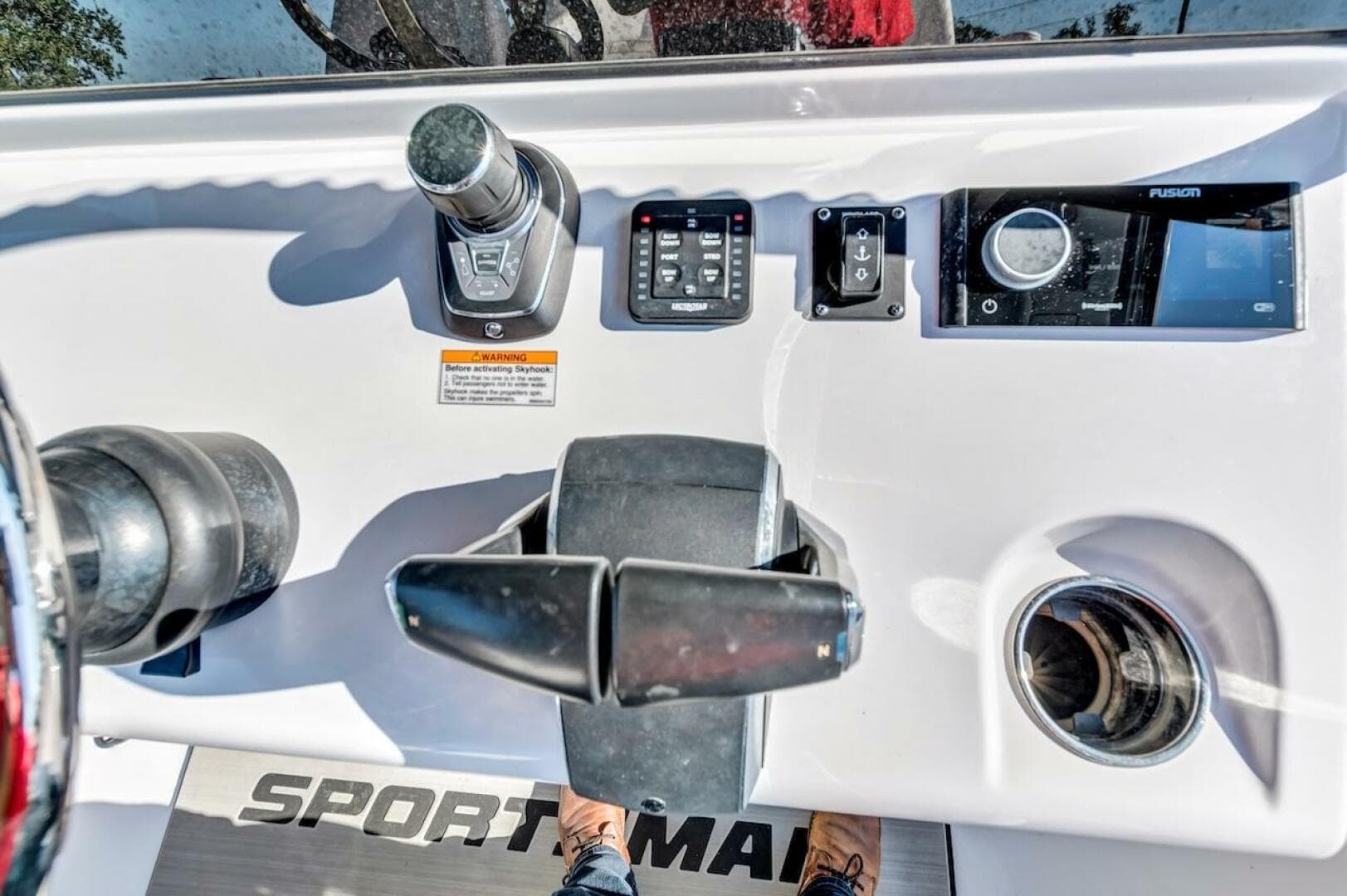 2022 Sportsman Open 352 Center Console