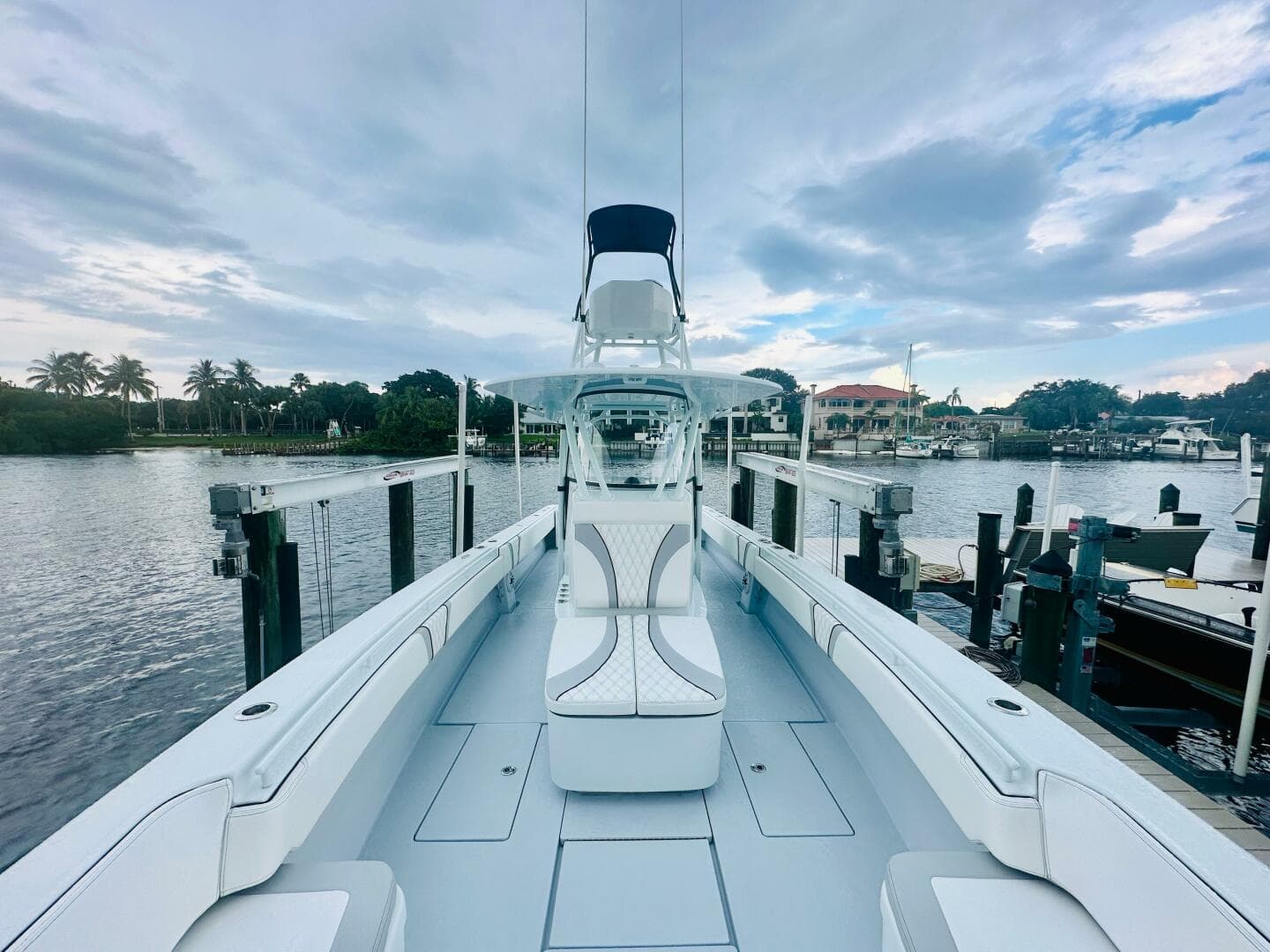 2024 Contender 39 ST