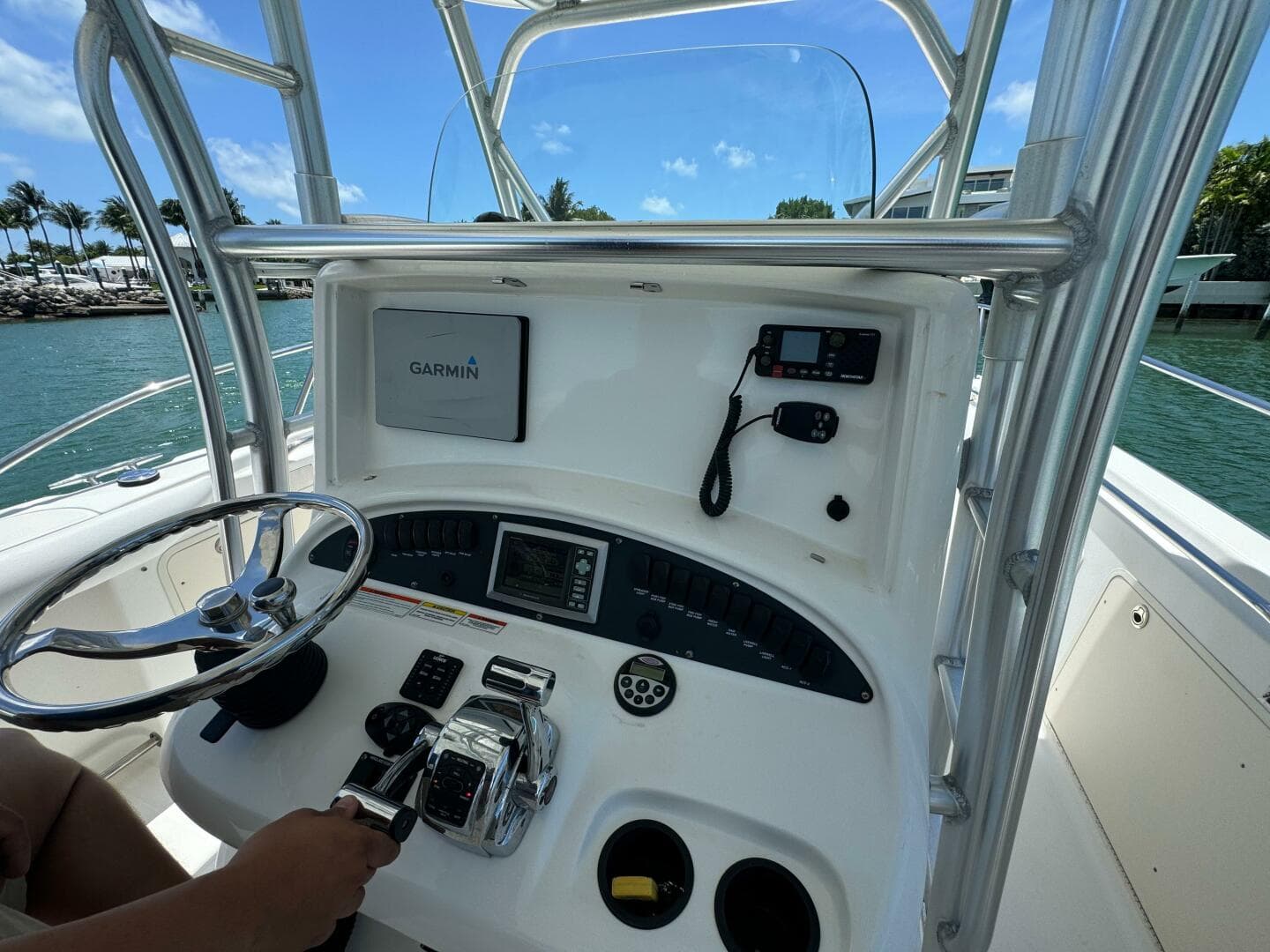 2008 Boston Whaler 320 Outrage boat console with Garmin navigation system.