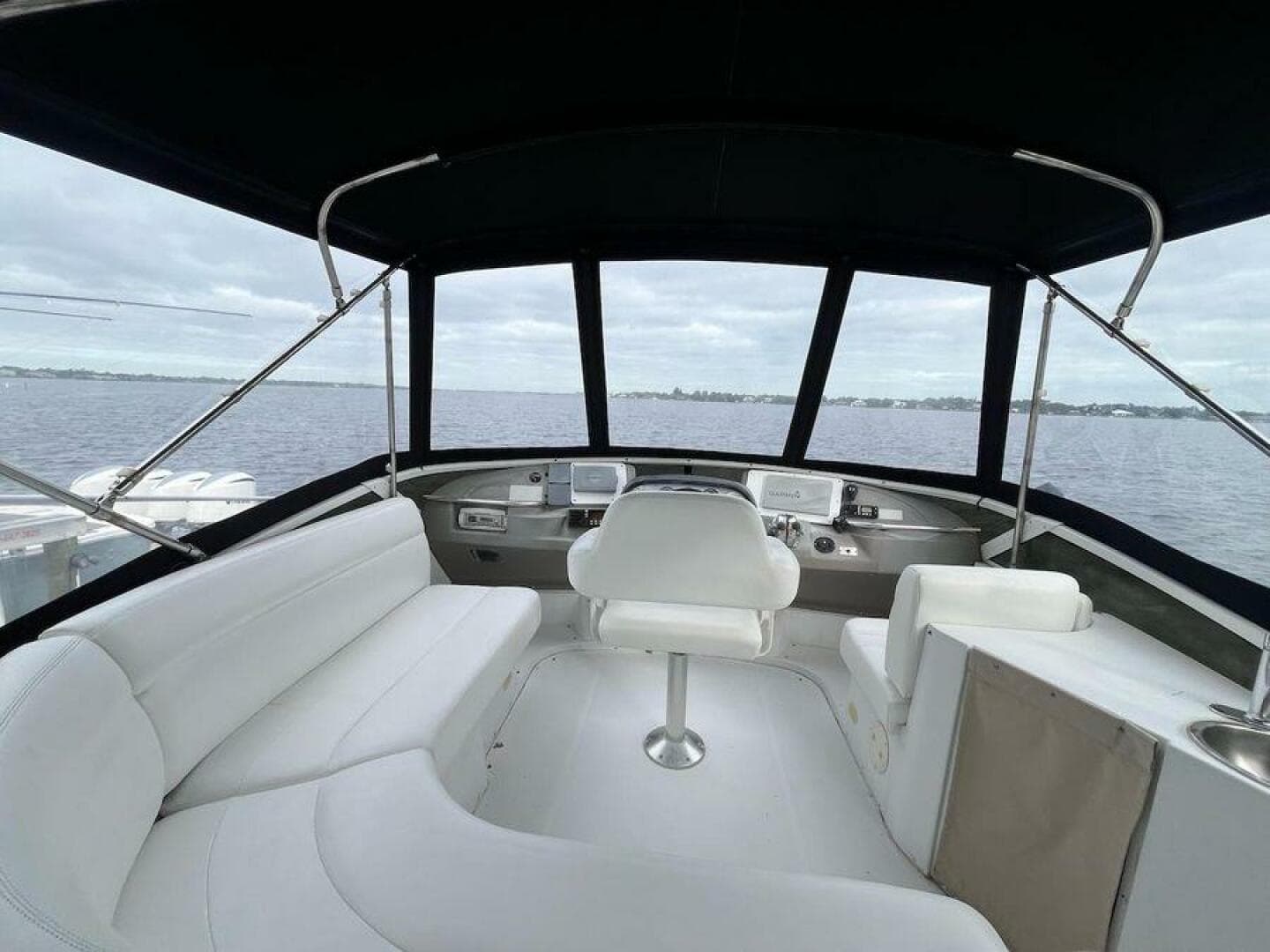 2000 Carver 396 Motor Yacht