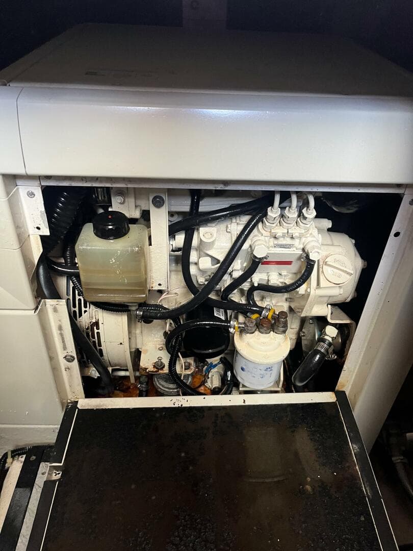 2000 Carver 396 Motor Yacht