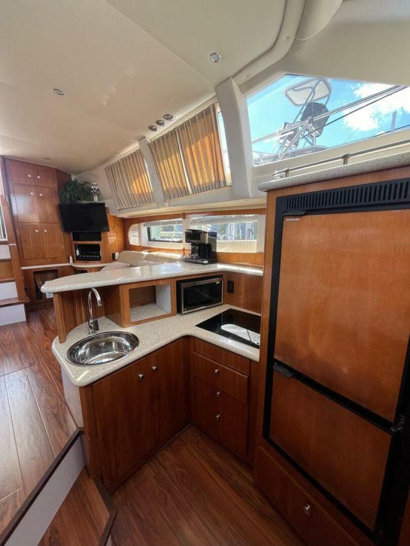 2000 Carver 396 Motor Yacht