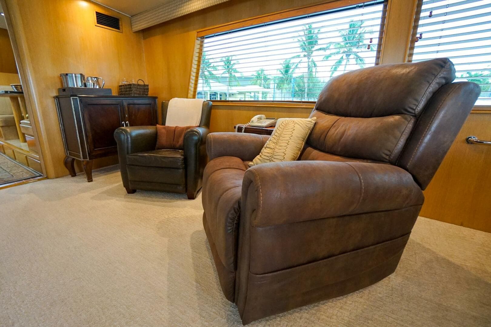 1989 Hatteras 80 Cockpit Motor Yacht